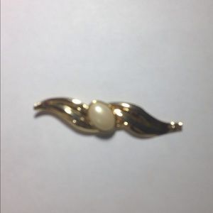 Gold pin